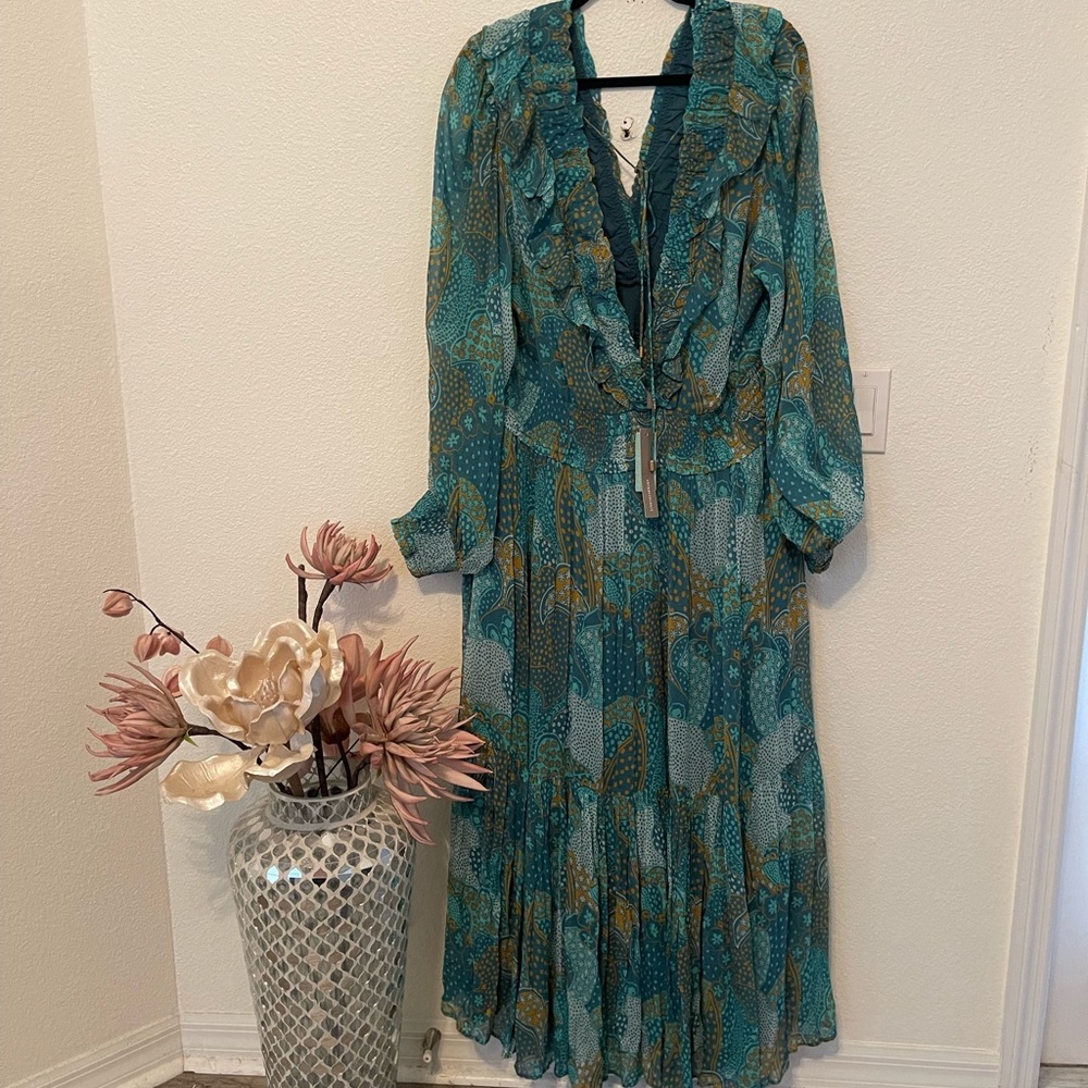 ‼️SOLD ‼️ The Odetta Ruffled V-Neck Dress Plus size by Anthropologie 3X